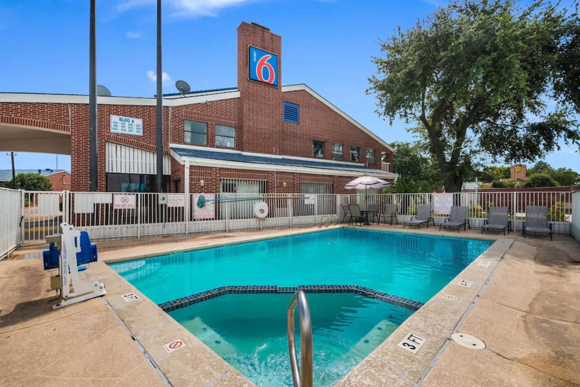 Studio 6 Houston Tx Brookhollow Экстерьер фото